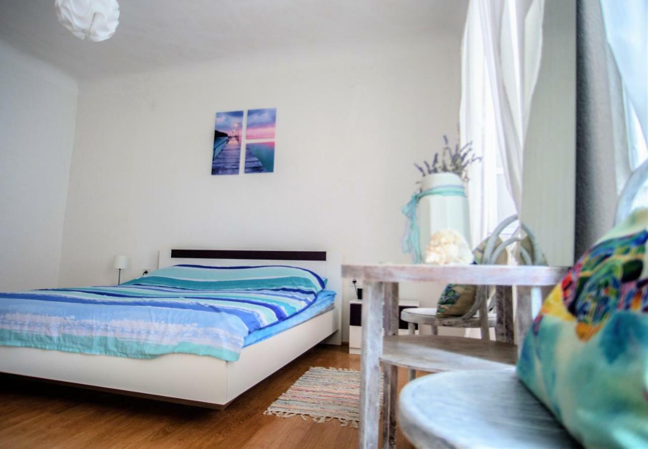 Apartment Dolores Cres Kültér fotó